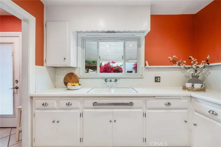 5855 Lemon Avenue, Long Beach, California 90805