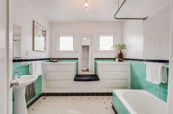 5855 Lemon Avenue, Long Beach, California 90805