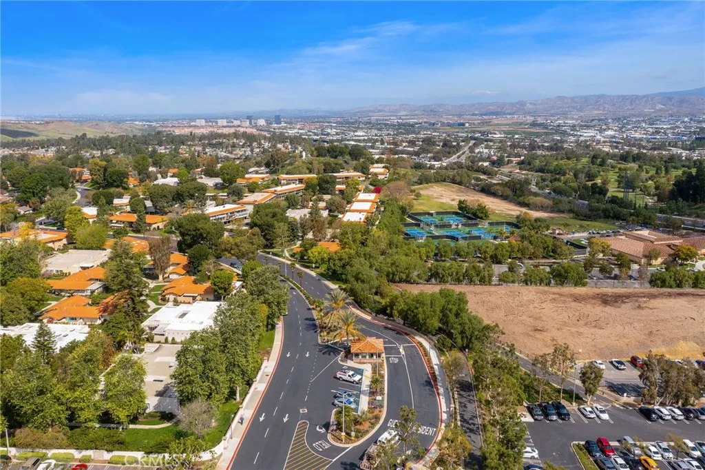 225 Avenida Majorca N, Laguna Woods, California 92637 home-pic-48