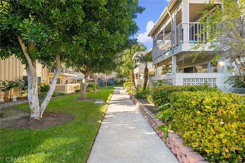 225 Avenida Majorca N, Laguna Woods, California 92637 home-pic-38