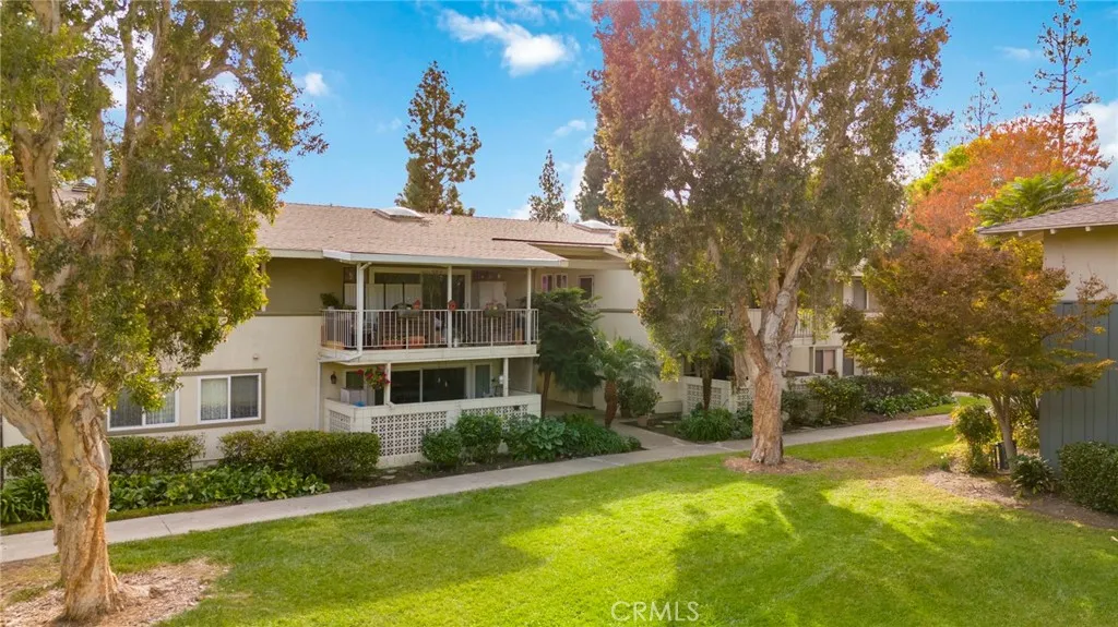 225 Avenida Majorca N, Laguna Woods, California 92637 home-pic-37