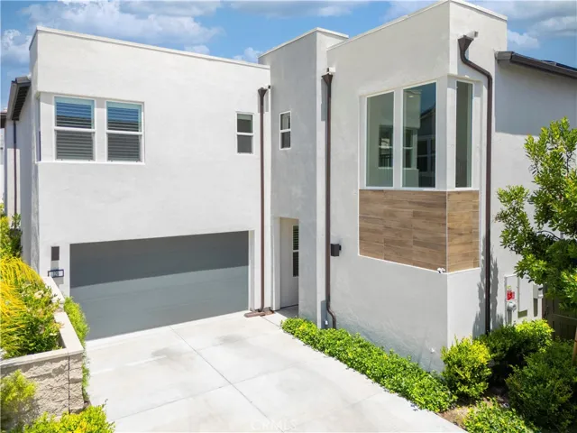 120 Holliston, Lake Forest, California 92630