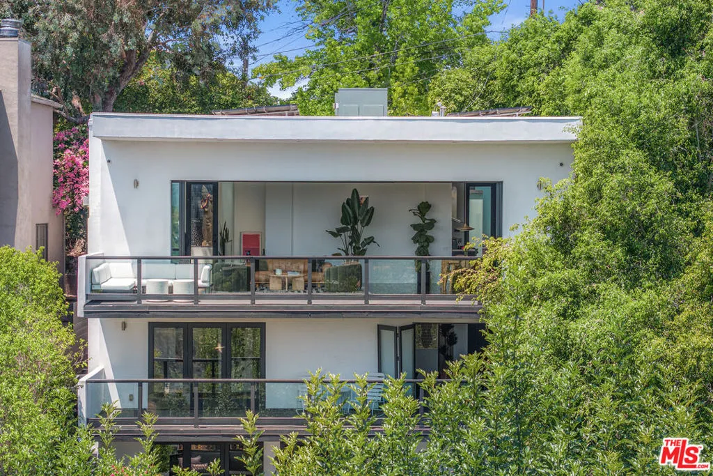 2300 Ronda Vista Drive, Los Angeles, California 90027 home-pic-5