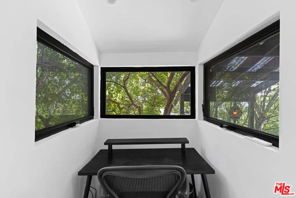 2300 Ronda Vista Drive, Los Angeles, California 90027 home-pic-61