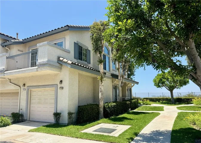 Beautiful upper end unit