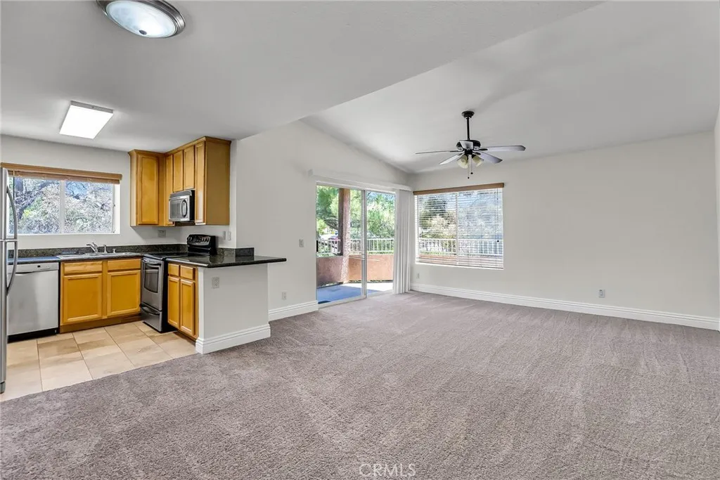 2275 Del Mar Way 307, Corona, California 92882 home-pic-0