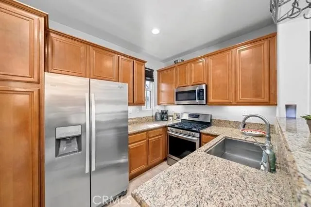 31054 Strawberry Tree Lane 5, Temecula, California 92592 home-pic-2