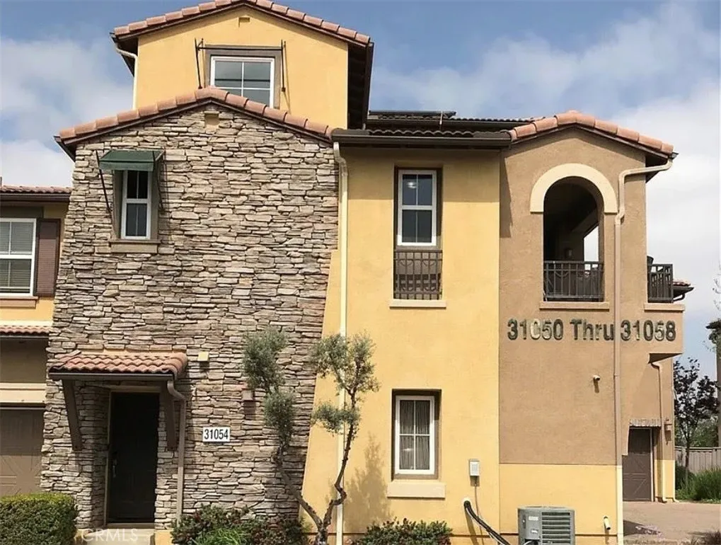 31054 Strawberry Tree Lane 5, Temecula, California 92592 home-pic-0