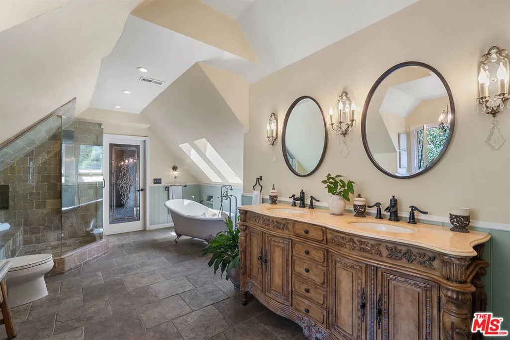 11818 Laurel Hills Road, Studio City, California 91604 home-pic-33