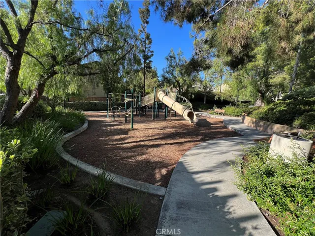 community kid's pay area (1)