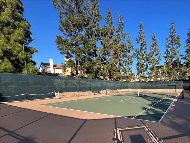 community tennis / pickleball courts