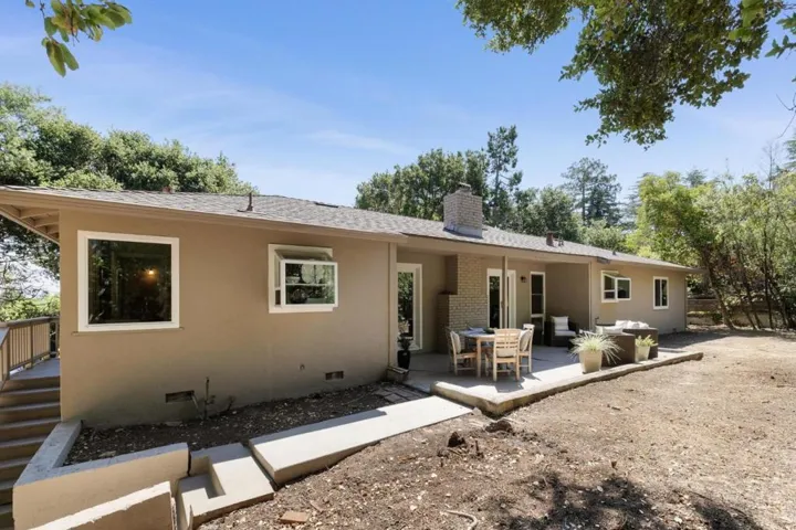 10605 Berkshire Drive, Los Altos Hills, California 94024