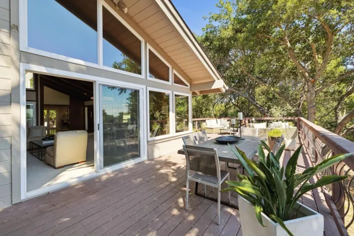 10605 Berkshire Drive, Los Altos Hills, California 94024