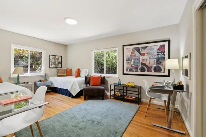 10605 Berkshire Drive, Los Altos Hills, California 94024