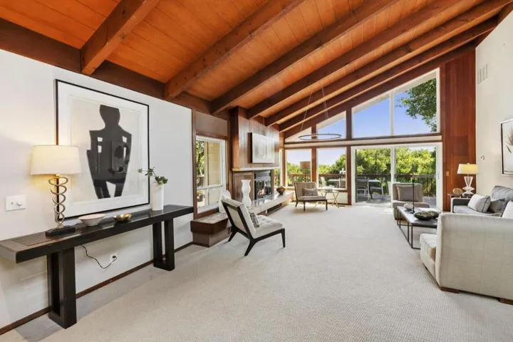 10605 Berkshire Drive, Los Altos Hills, California 94024