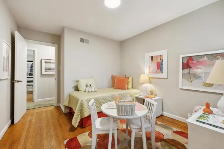 10605 Berkshire Drive, Los Altos Hills, California 94024