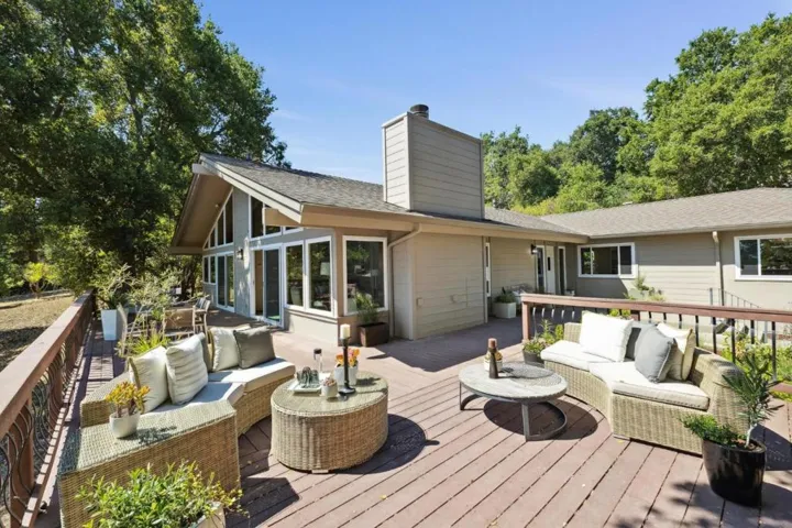 10605 Berkshire Drive, Los Altos Hills, California 94024