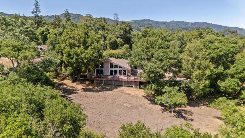 10605 Berkshire Drive, Los Altos Hills, California 94024