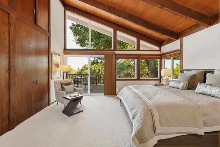 10605 Berkshire Drive, Los Altos Hills, California 94024