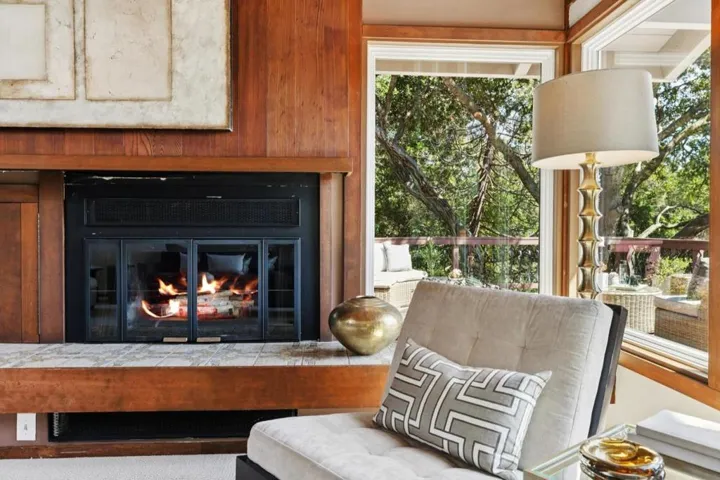 10605 Berkshire Drive, Los Altos Hills, California 94024
