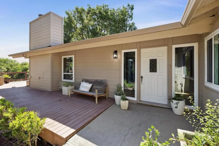 10605 Berkshire Drive, Los Altos Hills, California 94024