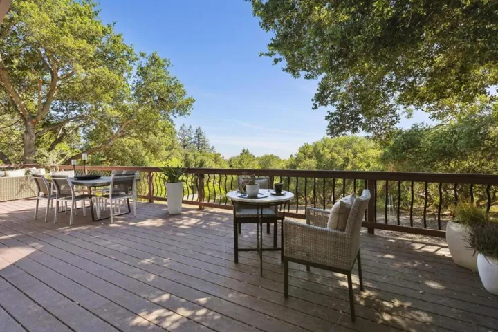 10605 Berkshire Drive, Los Altos Hills, California 94024