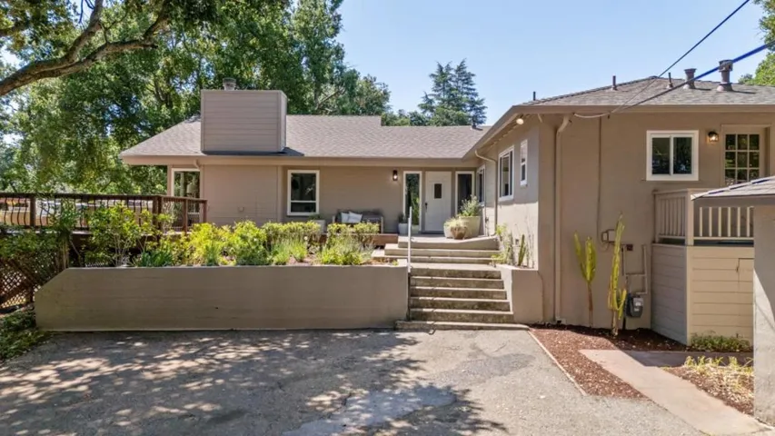 10605 Berkshire Drive, Los Altos Hills, California 94024