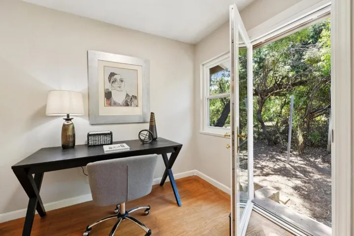 10605 Berkshire Drive, Los Altos Hills, California 94024