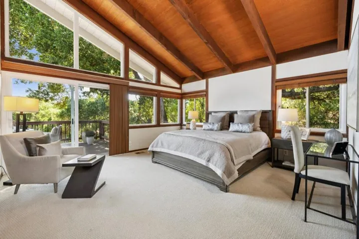 10605 Berkshire Drive, Los Altos Hills, California 94024