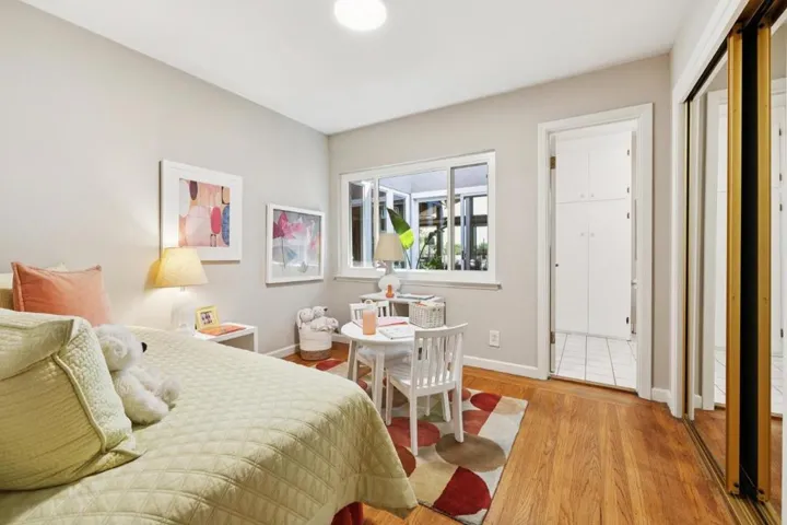 10605 Berkshire Drive, Los Altos Hills, California 94024