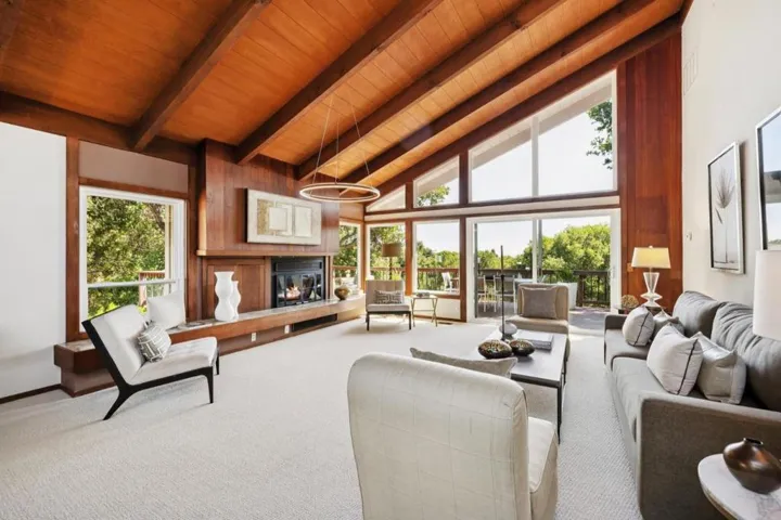 10605 Berkshire Drive, Los Altos Hills, California 94024