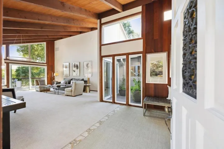 10605 Berkshire Drive, Los Altos Hills, California 94024