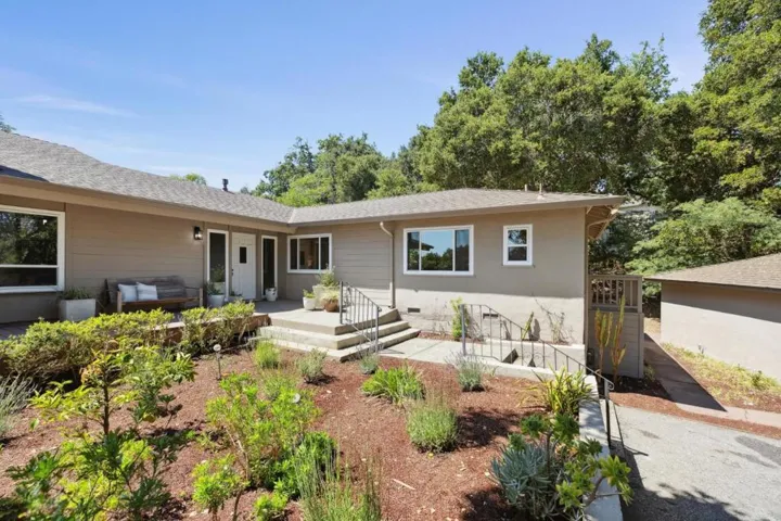 10605 Berkshire Drive, Los Altos Hills, California 94024