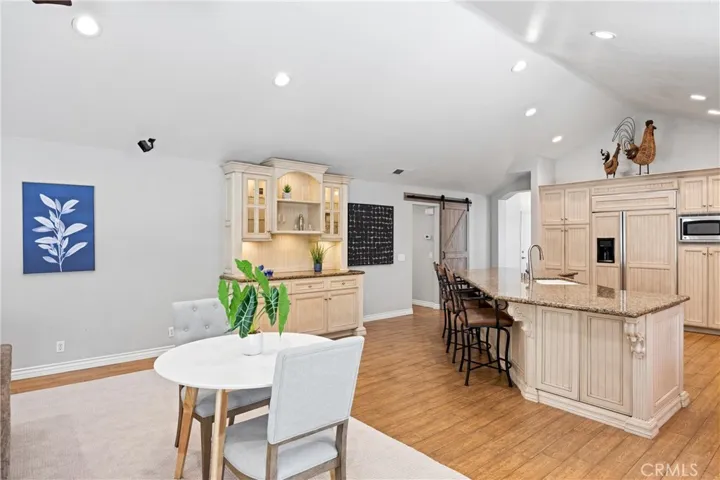 Matching Dry Bar Hutch