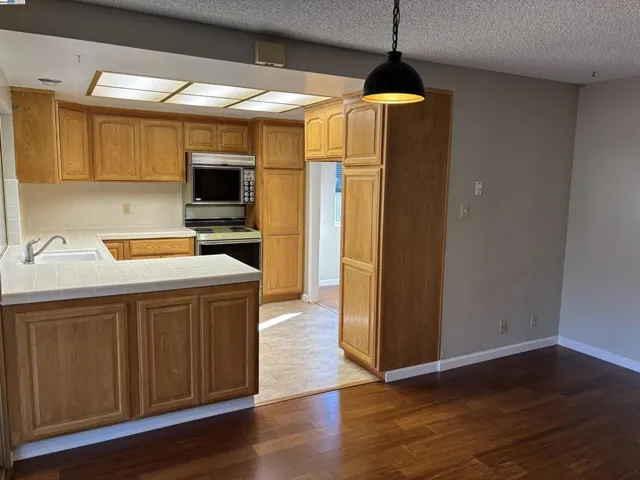 224 Orangewood Dr, Healdsburg, California 95448