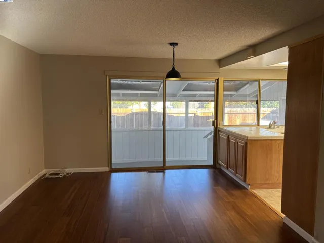 224 Orangewood Dr, Healdsburg, California 95448