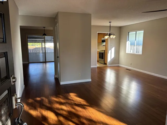 224 Orangewood Dr, Healdsburg, California 95448