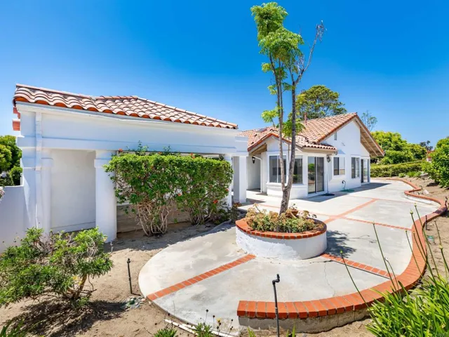 4958 Alicante Way, Oceanside, California 92056