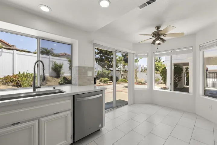 4958 Alicante Way, Oceanside, California 92056