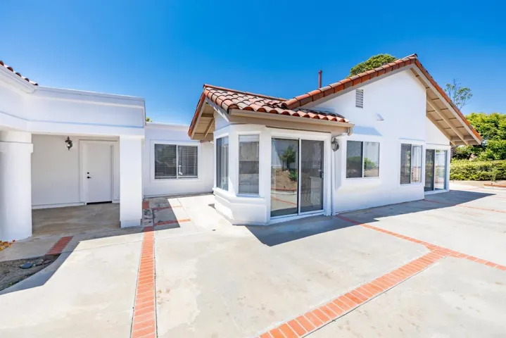 4958 Alicante Way, Oceanside, California 92056