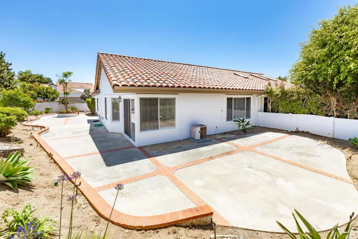 4958 Alicante Way, Oceanside, California 92056