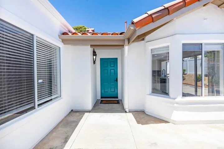4958 Alicante Way, Oceanside, California 92056
