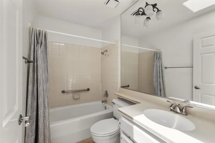 4958 Alicante Way, Oceanside, California 92056