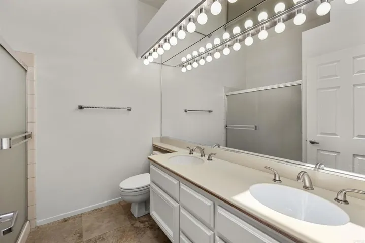 4958 Alicante Way, Oceanside, California 92056