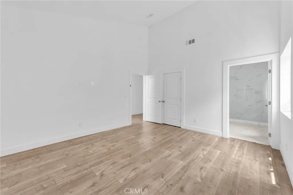 7419 N Mia Lane, Van Nuys, California 91405 home-pic-17