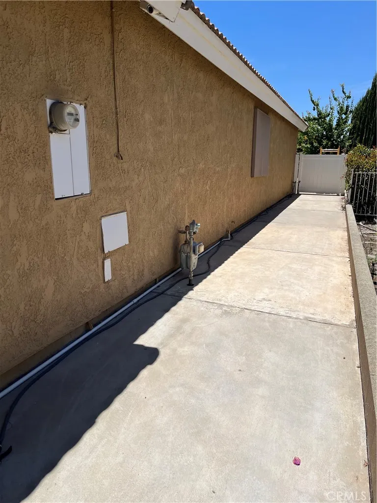 10980 Bel Air Drive, Cherry Valley, California 92223 home-pic-20