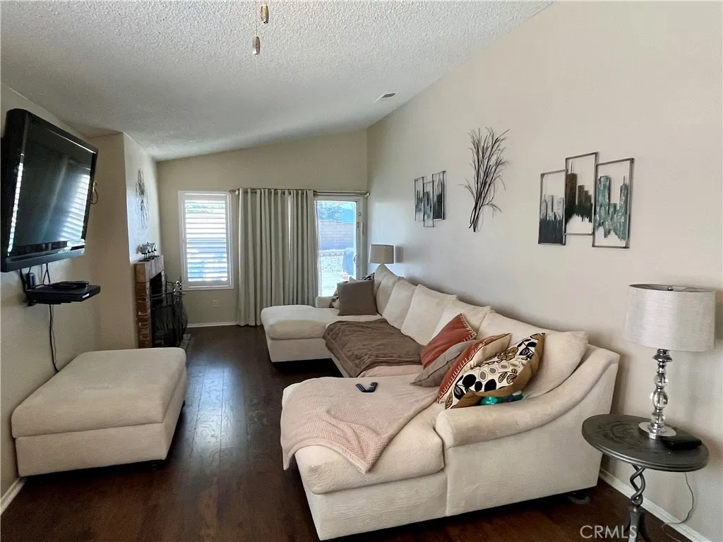 10980 Bel Air Drive, Cherry Valley, California 92223 home-pic-4