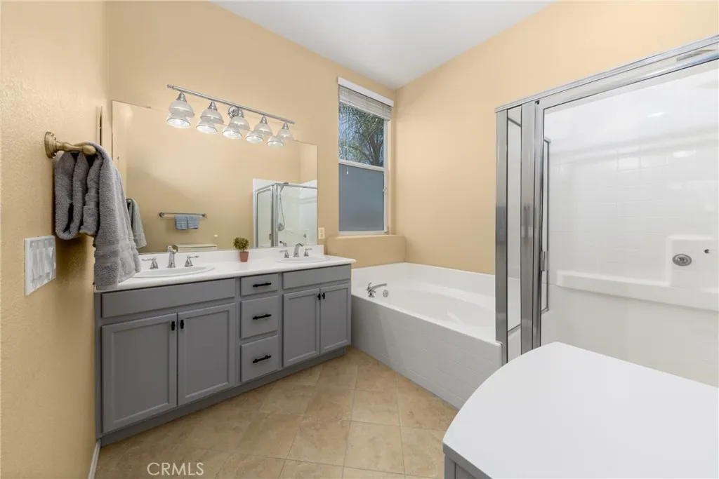 34177 Pinehurst Drive, Yucaipa, California 92399 home-pic-18