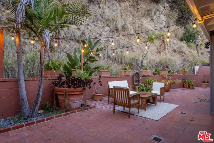 8295 Hollywood Boulevard, Los Angeles, California 90069