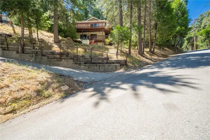 24495 Geneva Drive, Crestline, California 92325